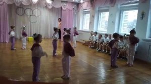 Парный танец в детском саду.