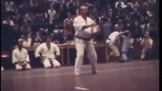 Tensho (転掌) - Mas Oyama's favorite kata / Тэнсё - любимое ката Масутацу Ояма (1974)