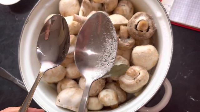 Маринованные грибы в собственном соку. смотреть онлайн