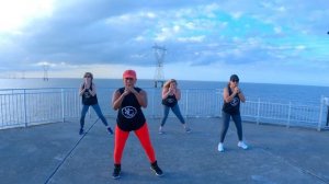 ??WE WILL ROCK YOU (QUEEN) ?STRONG Nation SQUAT Challenge? RETO Para GLUTEOS y PIERNAS | ZUMBA NOLA