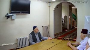 Никах в Мечети проводит Зайнулла хазрат.