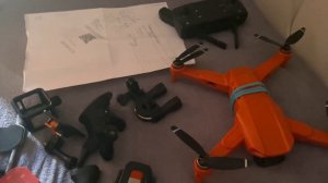 Dron l900 pro se и камера которую он может без проблем поднять на 120метров