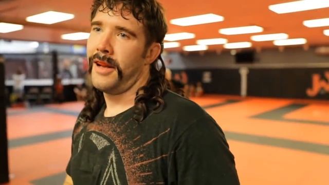 ММА пранк. Бывший боец UFC Митч Кларк прикинулся новичком!