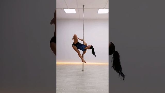 Элемент "Rose" на пилоне (Pole-dance)