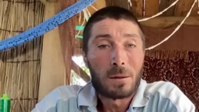 На ПЕРЕДОВОЙ с кошками ПОКАЗЫВАЮ как мы ВЫЖИВАЕМ. ОНИ Уехали и бросили собак на цепи, мы остались.. смотреть онлайн