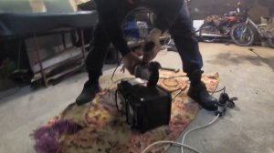 Закипел автомобильный аккумулятор и мы его разобрали