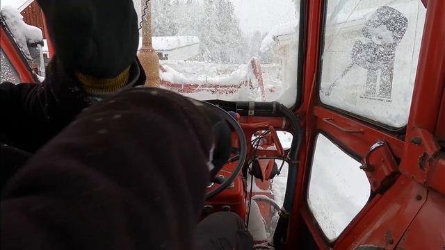 Gick väl så där, premiär snöskottning med Volvo BM T430 смотреть онлайн