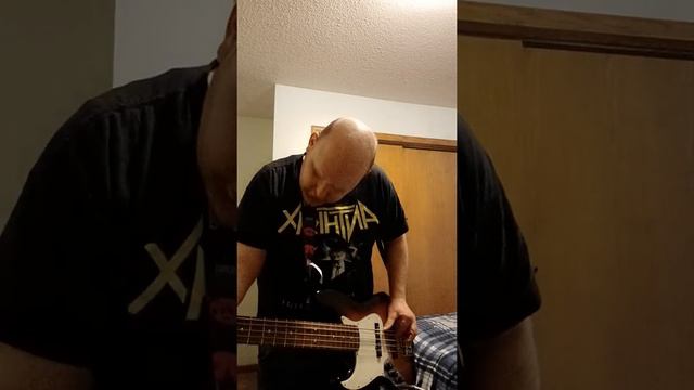 playing Songs on My Fender Jazz Bass Guitar sunburst 5 string #fender #jazzbass #Music смотреть онлайн