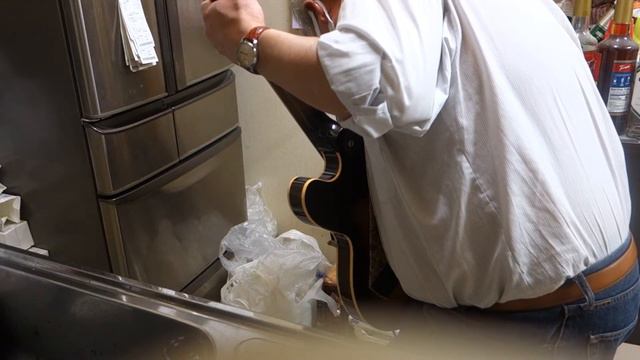 俺のギターアンプのFenderのFrontman10gにGibsonのフルアコをプラグインの演奏 смотреть онлайн