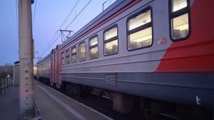ЭД4М-1034/1033 сообщением Новосибирск-Главный - Жеребцово отправился с о.п Комаровка.