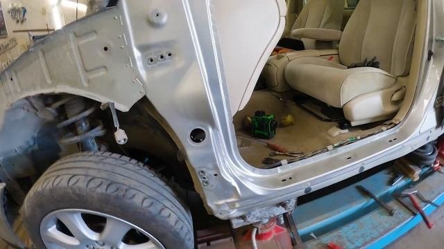 ? Toyota Vista ремонт водительской стойки ?