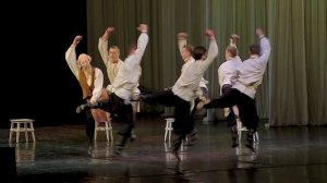 Танец «Сапожники», исполняют мужская группа балета Музыкального шоу-театра «Премьера»