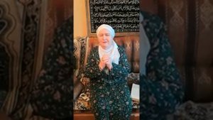 Мухлися  Ганиева читает стихотворение "Варварство" Мусы Джалиля на татарском языке.