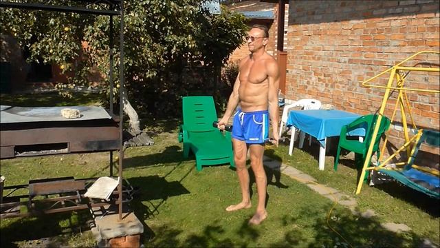 5. Тренировка с гантелями на плечи, спину, пресс. Скорость воспроизведения видео x2. смотреть онлайн