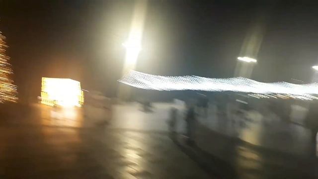 КРЫМ НОВОГОДНЯЯ ЯРМАРКА,КАК УКРАШЕНА НАБЕРЕЖНАЯ,МНОГО ЛЮДЕЙ ГУЛЯЮТ,ЧУДЕСНЫЕ ИНСТАЛЯЦИИ В ЯЛТЕ.2020