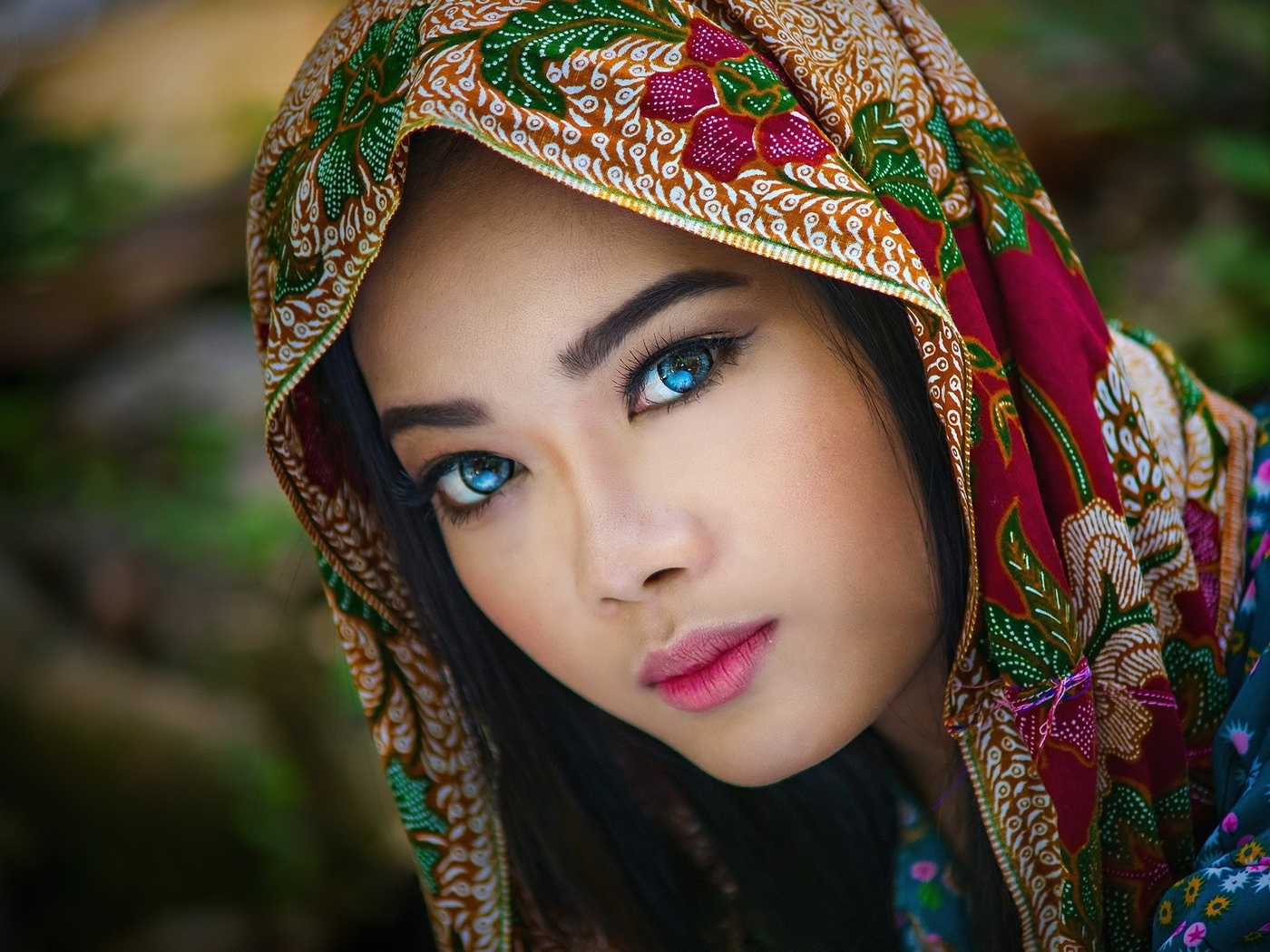 Таджикские модели. Красивые таджички. Красивые девушки узбечки. Узбечка в платке.