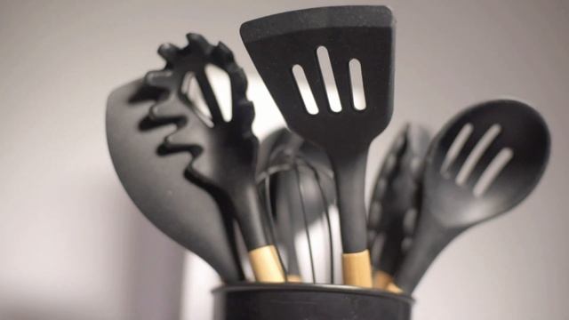 Набор кухонных принадлежностей Kitchen Utensils смотреть онлайн