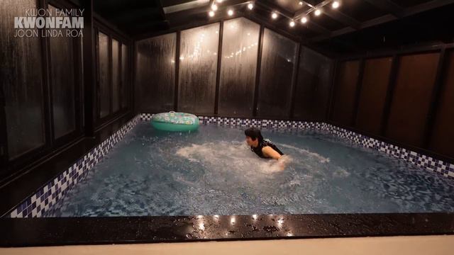 SUB) 삼촌과 함께라 더욱 즐거웠던 13개월 아기 로아의 첫 제주도 가족여행 | 제주여행 | 국제커플 브이로그 смотреть онлайн