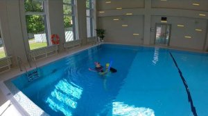 Гидрокинезиотерапия, УРОК 4: "Как помочь ребенку держаться на воде"