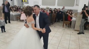 Очень трогательный и красивый танец невесты с отцом..??.