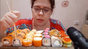 Мукбанг Роллы_Учусь есть палочками??Нину (канал Пиратская жизнь Нина и Вовчик) покусал Вован