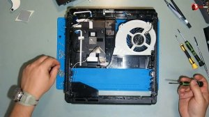 Чистим от пыли Sony Playstation 4 Pro и меняем термопасту