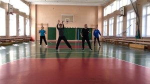 Танцевальная физкультминутка для детей и их родителей.