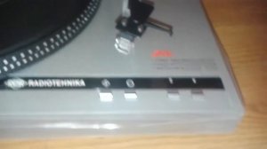 Распаковка проигрывателя пластинок "Radiotehnika - Aria 102 Stereo"