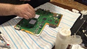 сборка , разборка ,чистка и замена термопасты sony Playstation 3 slim