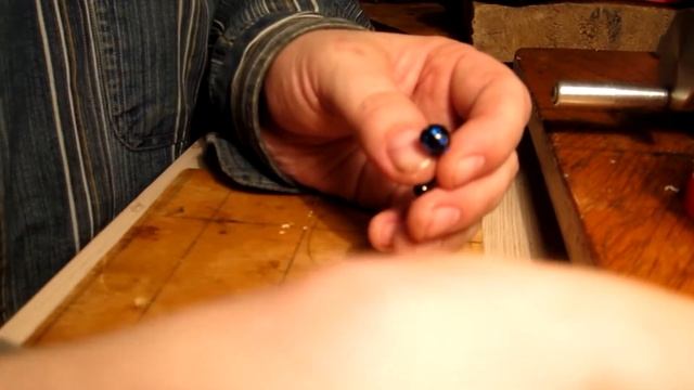 Ремонт бижутерии вклеиваем кристаллы Swarovski или стразы в украшение