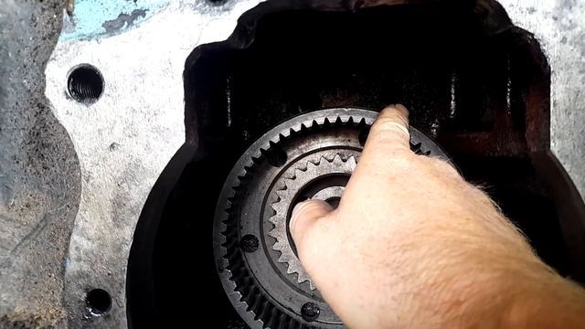 как достать промежуточный вал ВОМ Мтз смотреть онлайн