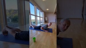 Поза змеи. Выполняем правильно.