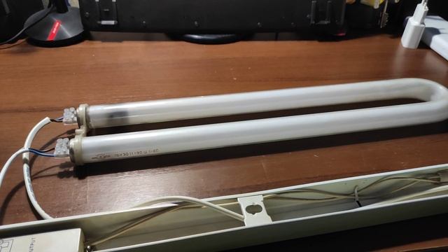 Советская люминесцентная лампа ЛБУ-30 1990 г. (ЭПРА 28w) смотреть онлайн
