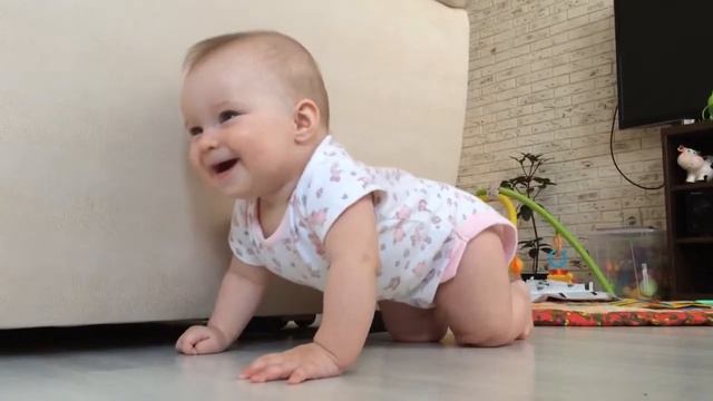 Даша учится ползать смотреть онлайн