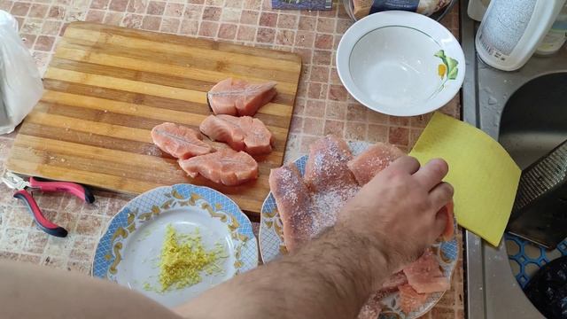 Как вкусно засолить форель. Форель малосольная! смотреть онлайн