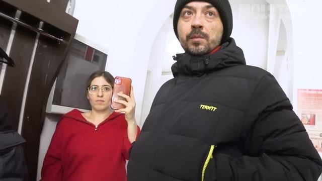 "Я ТЕБЯ УЛОЖУ ЩАС, ПОНЯЛА?!" 🥊 / ПОПАЛА НА МАКИЯЖ В КУРЯТНИК / Треш-обзор салона красоты в Москве