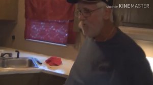 Злой дед выкинул открытки