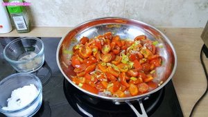 Веганская итальянская паста без мяса с вкусным соусом и сыром, паста без мяса с овощным соусом