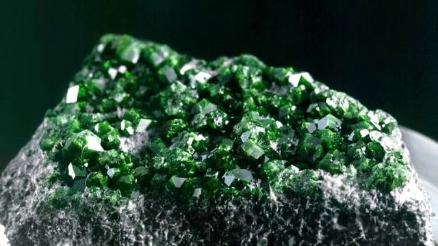 САМЫЕ КРАСИВЫЕ И УДИВИТЕЛЬНЫЕ МИНЕРАЛЫ ПЛАНЕТЫ !