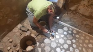 Пол из спилов в бане часть 1 (CORDWOOD FLOOR)
