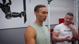 КТО ПРОВЕСИТ ДОЛЬШЕ НА КРУТЯЩЕМСЯ ТУРНИКЕ 60мм!?(заберет 50.000 рублей)