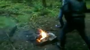 пернул в огонь чуть не сгорела жопа