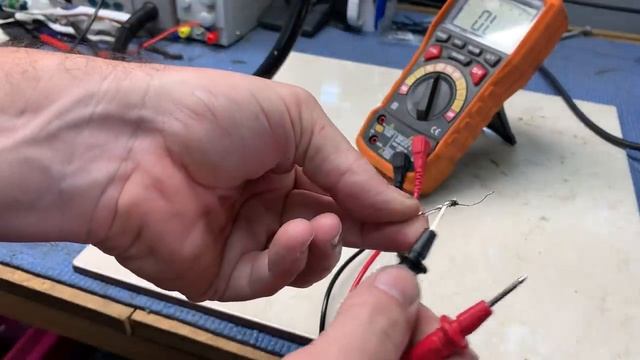 Testing the 5 fuses from yesterdays video смотреть онлайн