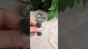 Украшения с натуральными  камнями Змеевик Нефрит