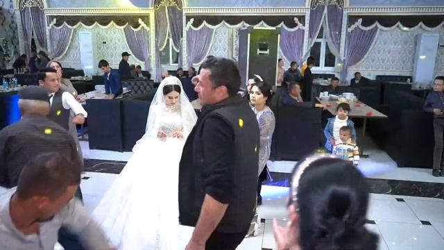 JONIBEK & DONOXON MUNIS TOYHONASI ERKIN STUDIO LIVE смотреть онлайн