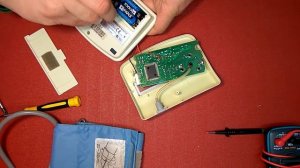 Ремонт тонометра AND UA702. Включается через раз. Не включается.