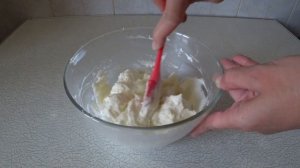 Очень вкусный и простой сметанный крем для тортов, пирогов и пирожных.