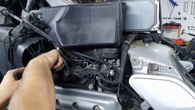 BMW K41 K1200 LT GT RS Замена сцепления Clutch Replace Серия 1 смотреть онлайн