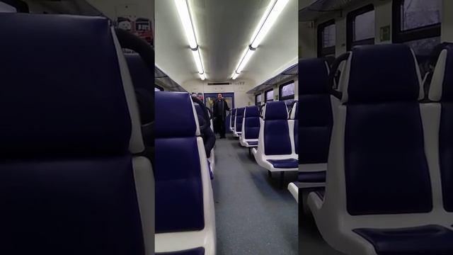 Оперный певец в электричке ;) смотреть онлайн