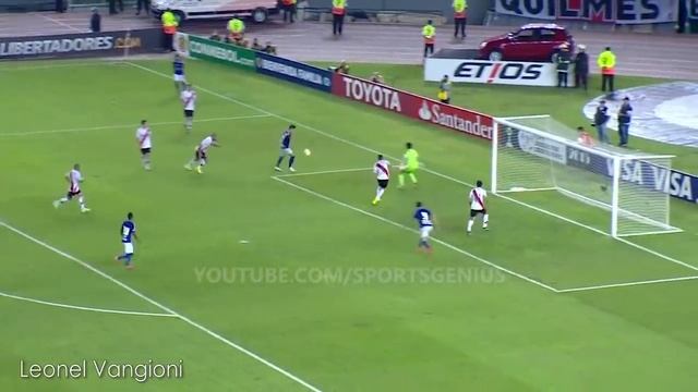 10 НЕВЕРОЯТНЫХ СЕЙВОВ С ЛИНИИ ВОРОТ смотреть онлайн